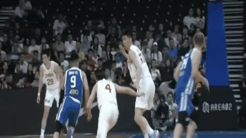 今年交易截止日将至，勇士与公牛险些敲定多签首轮互换卡鲁索交易案